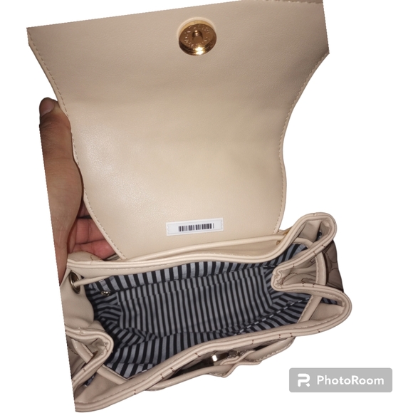 Alexis Bendel Women’s Vegan Leather Quilted Everyday Backpack for travel - Picture 7 of 10